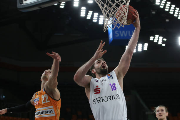 影响两队在 影响两队在